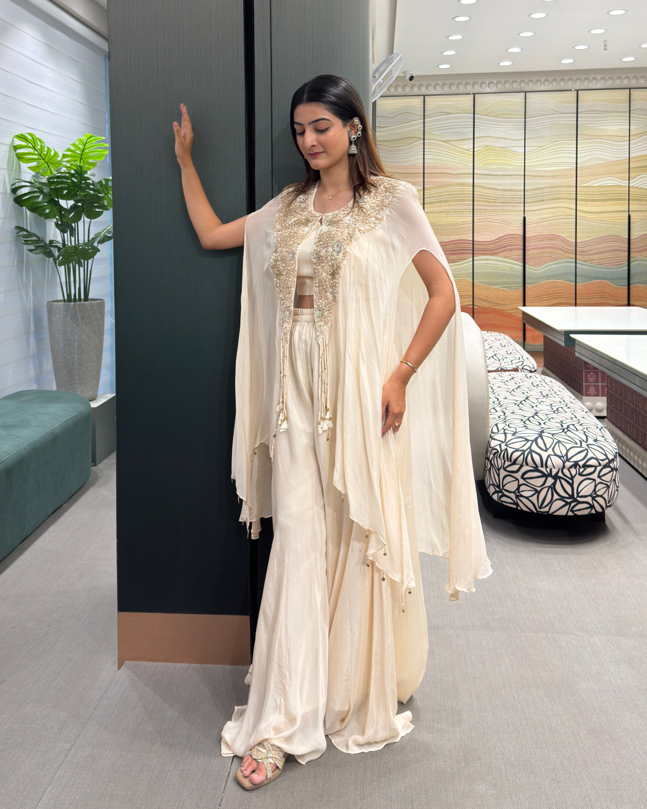 Ivory Pearl Cape Western