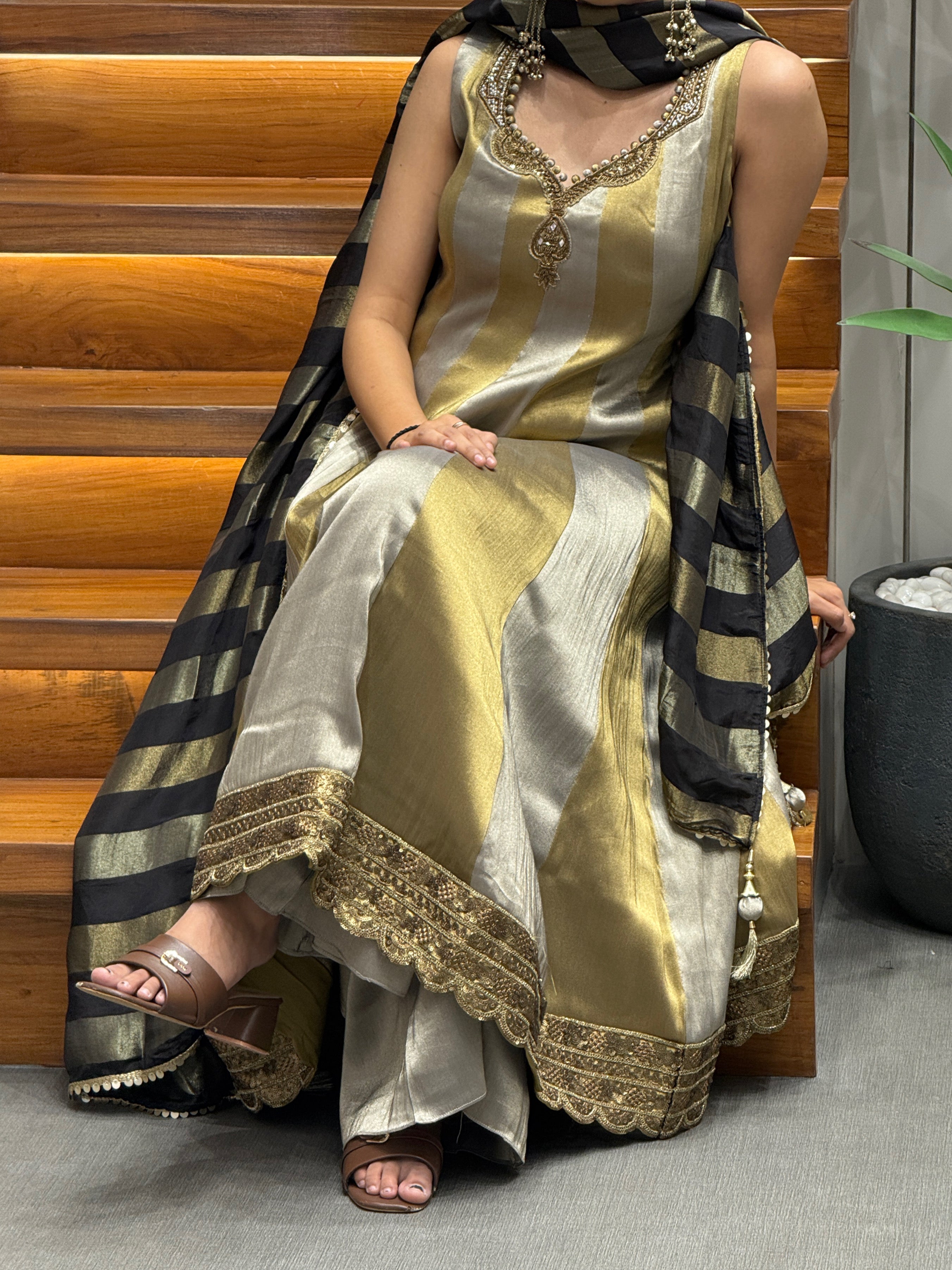 Ash Grey & Antique Gold