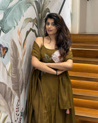 Elegant Floral Thread Work Sleeveless Kurti Set with Dupatta