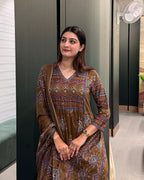 Dark Mehndi
