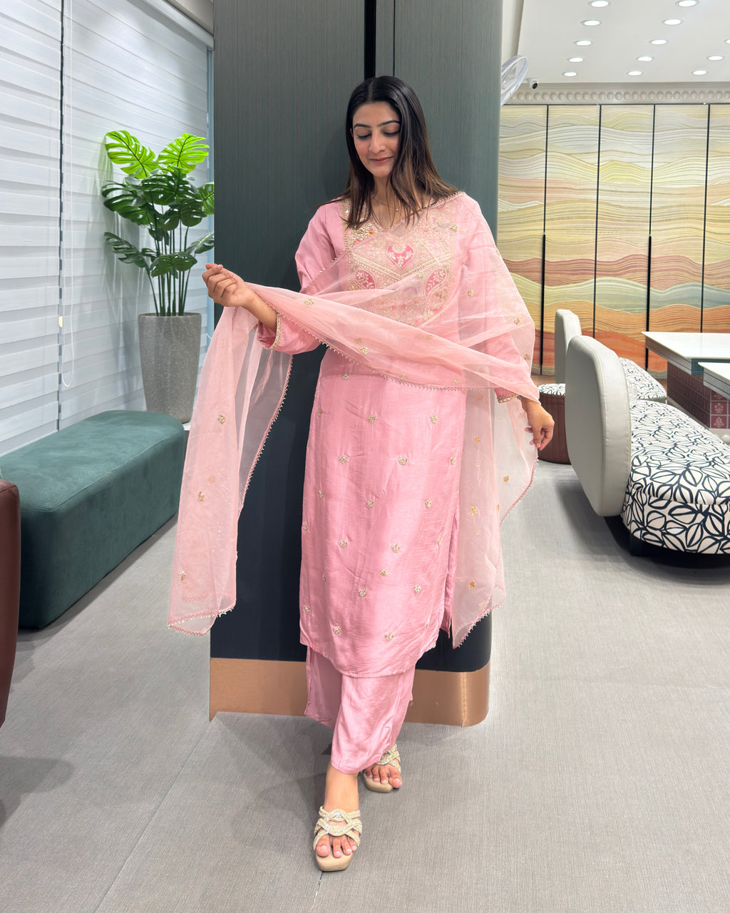 ✨ Blush Royale Handwork Dola Silk Suit Set ✨