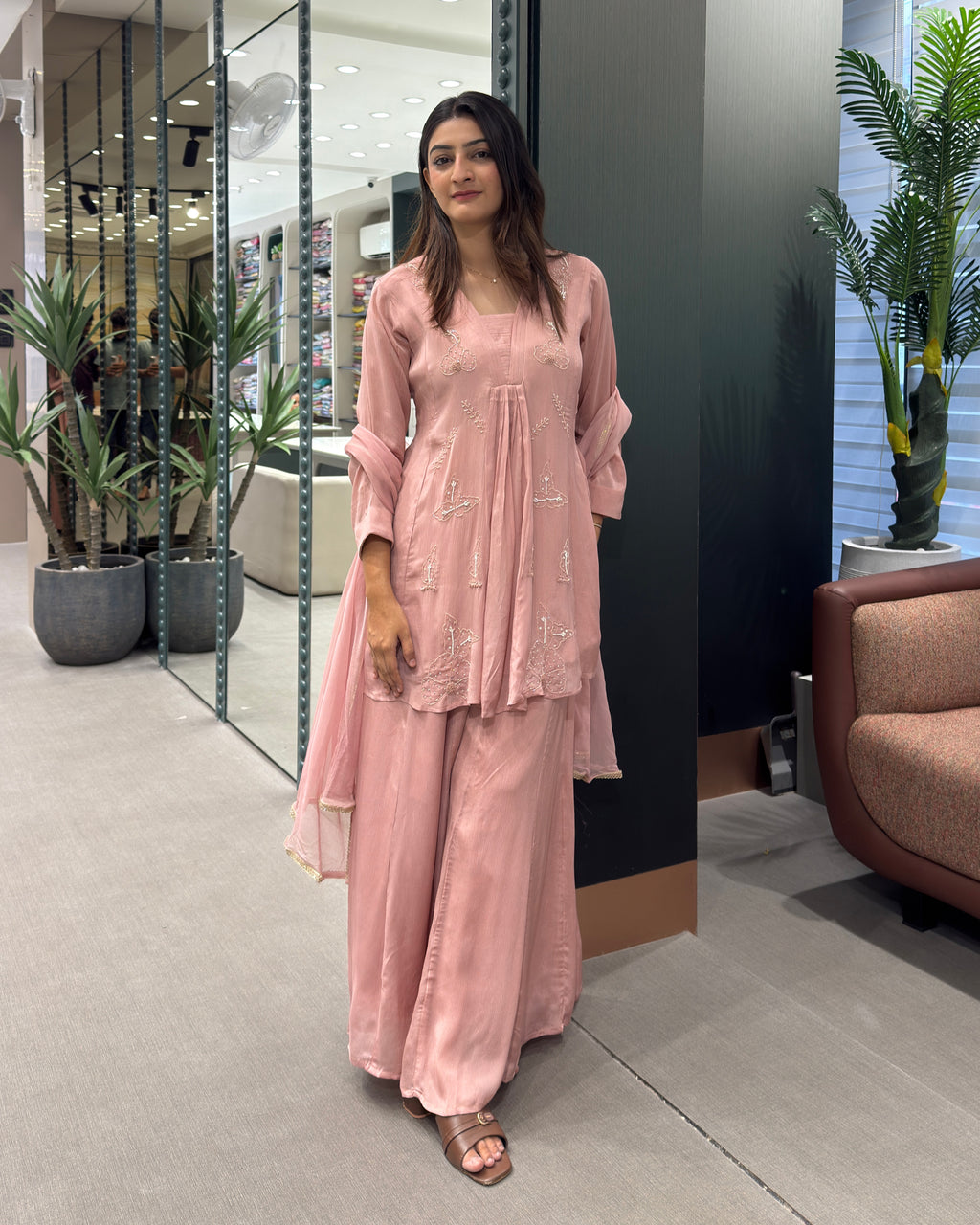Elegant Handworked Three Piece Suit Set ✨🌸