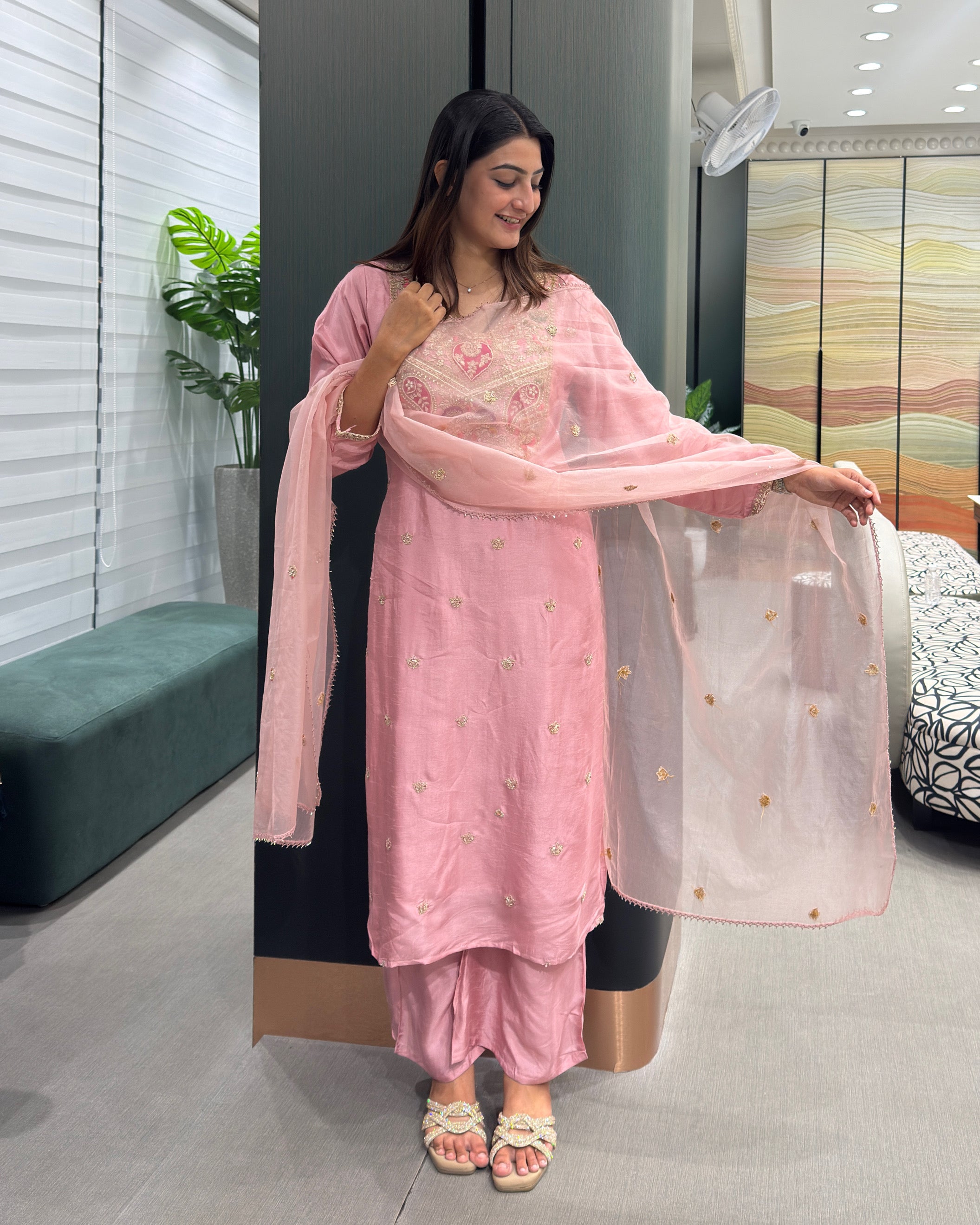 ✨ Blush Royale Handwork Dola Silk Suit Set ✨