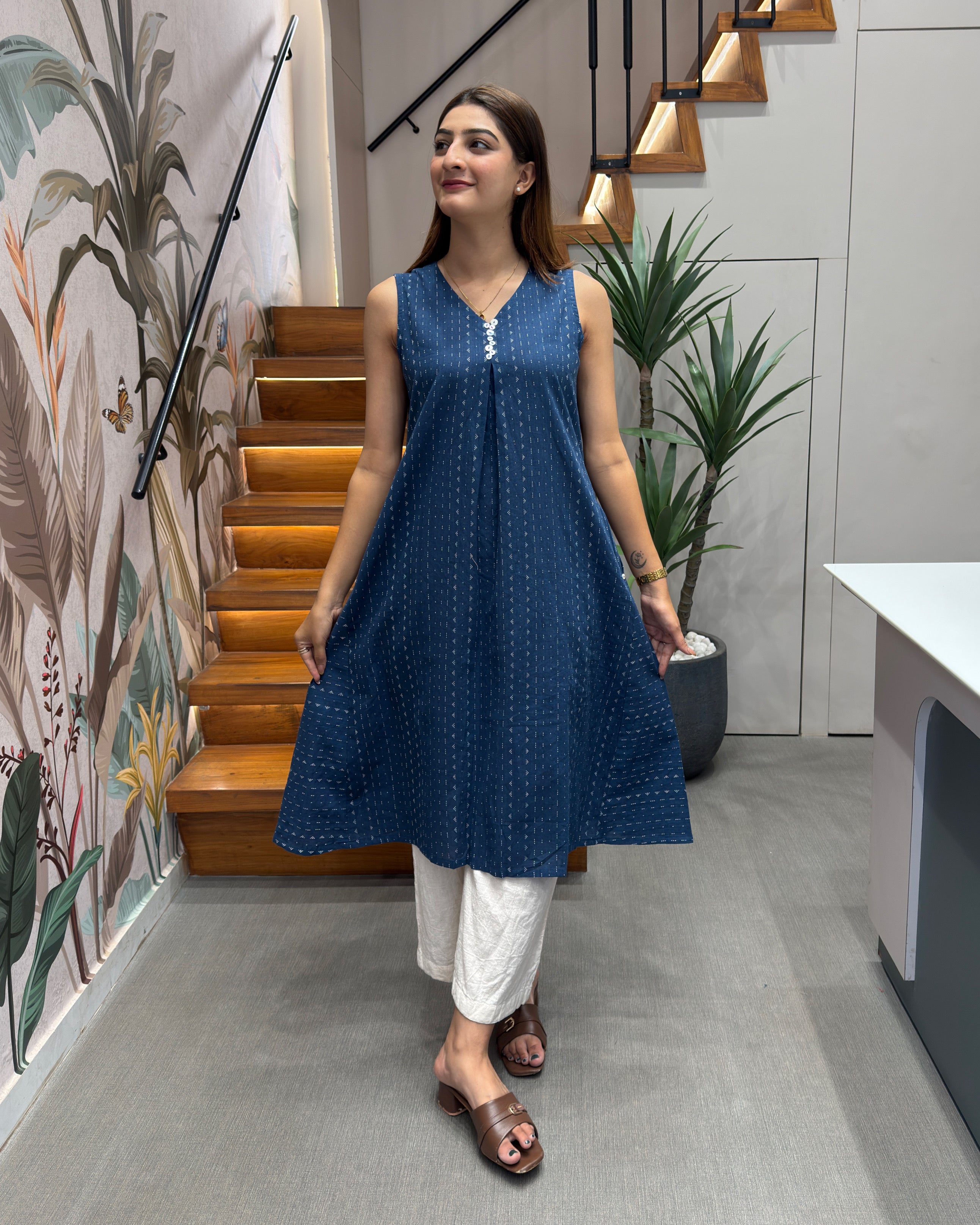 Elegant Sleeveless Printed Tunic