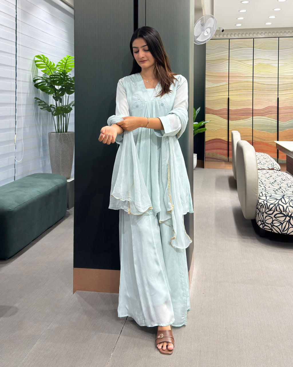 Elegant Handworked Three Piece Suit Set ✨🌸