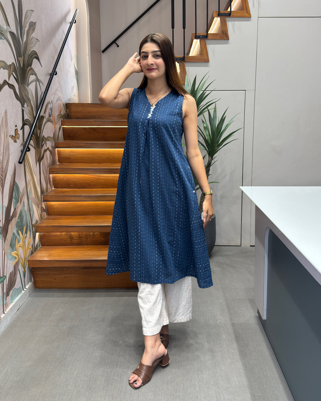 Elegant Sleeveless Printed Tunic